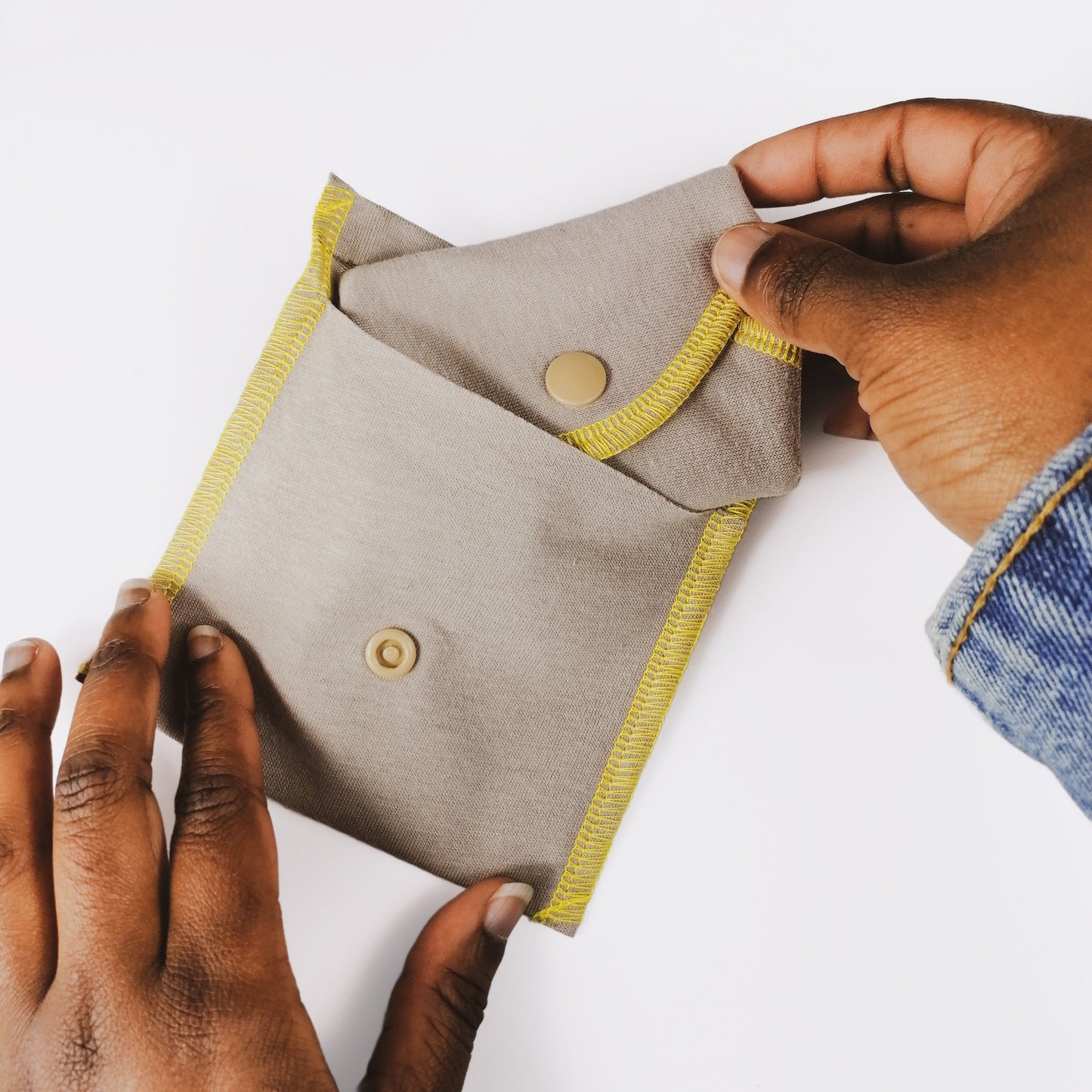 Pochette - Taupe fil jaune Ma boutique